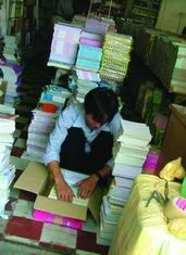 Bài 2: Tư nhân làm sách tham khảo: loạn và lậu ảnh 2 Bài 2: Tư nhân làm sách tham khảo: loạn và lậu ảnh 2